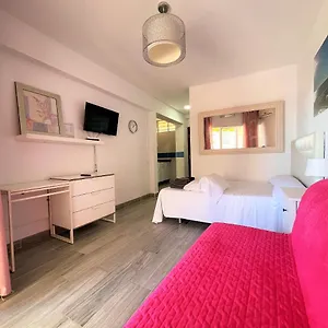 https://apartamentos-puerto-beach-edif-tamarindos.1costadelsol.com