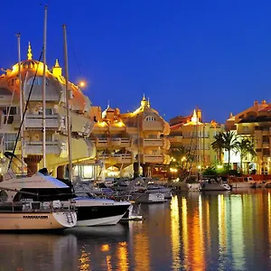 https://puerto-marina-benalmadena-29631.hotelsinnerja.org